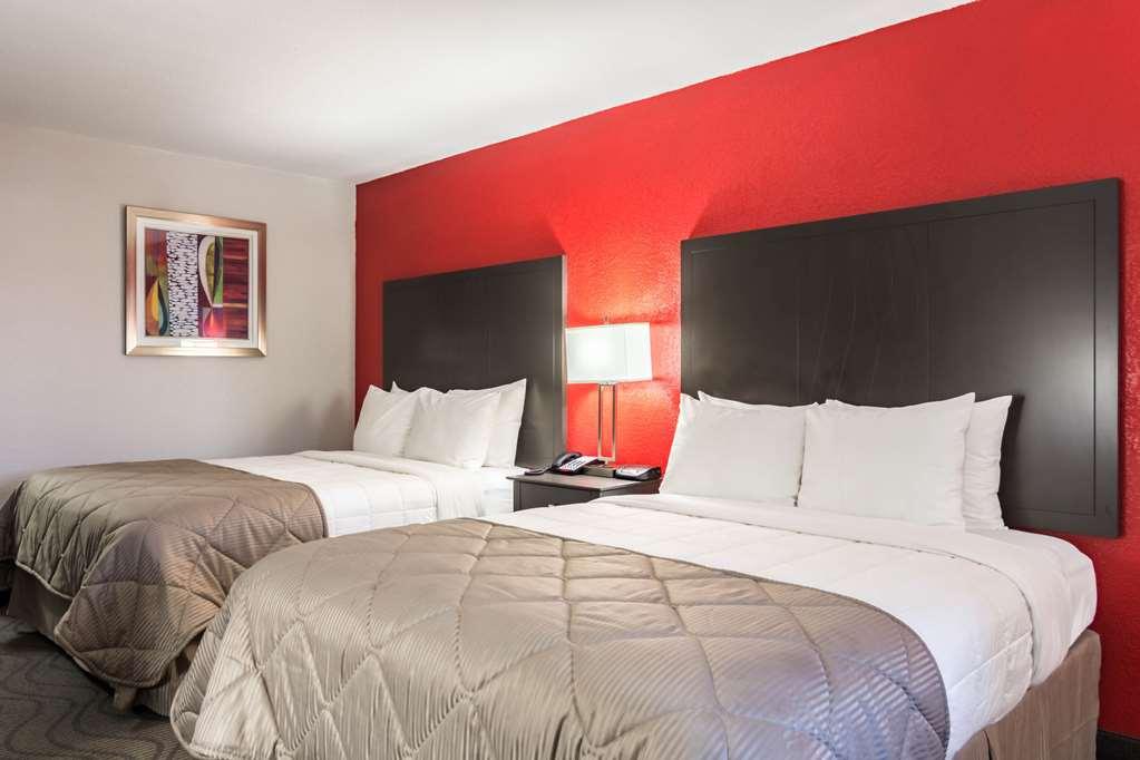 Clarion Inn & Suites Russellville I-40 חדר תמונה