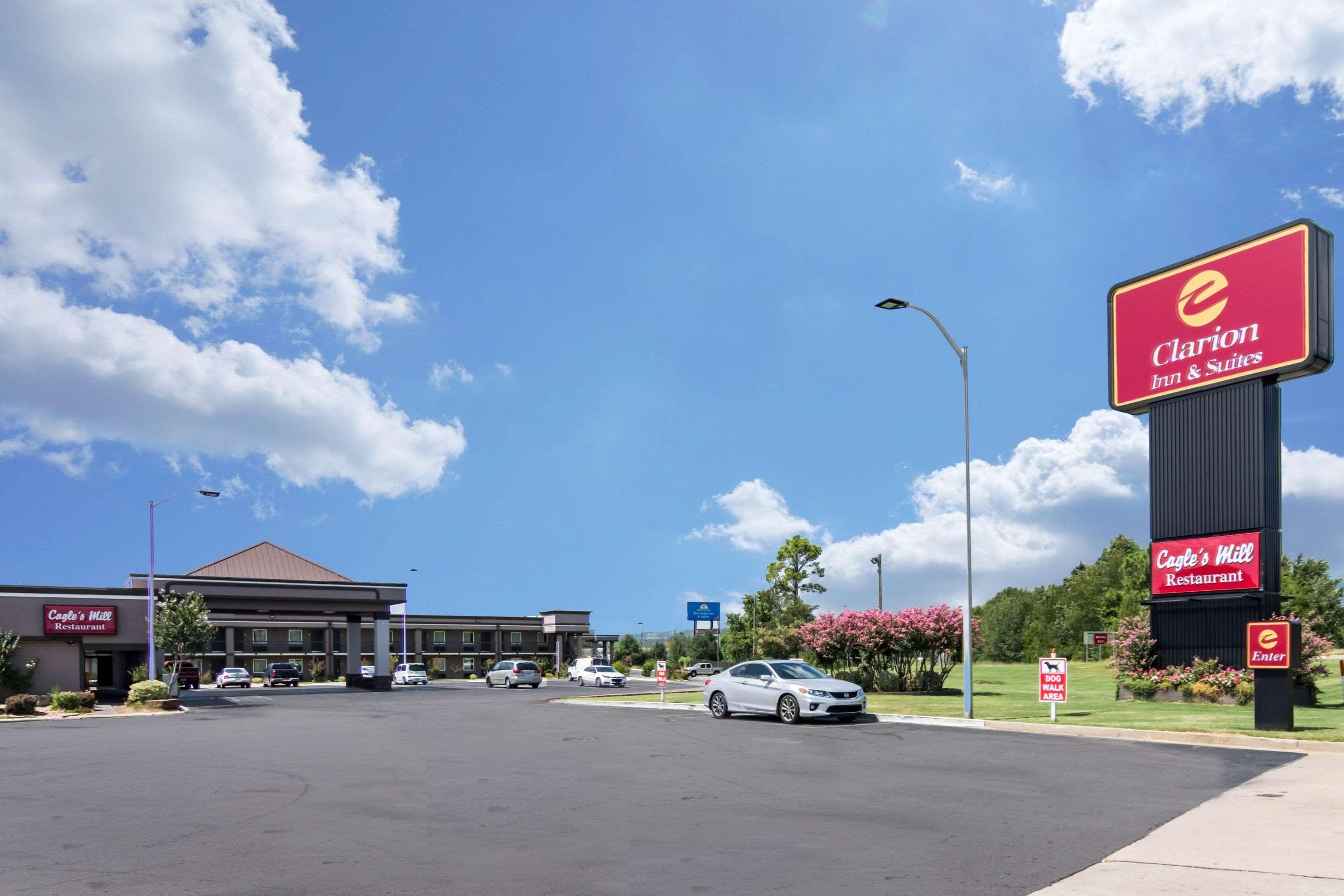 Clarion Inn & Suites Russellville I-40 מראה חיצוני תמונה