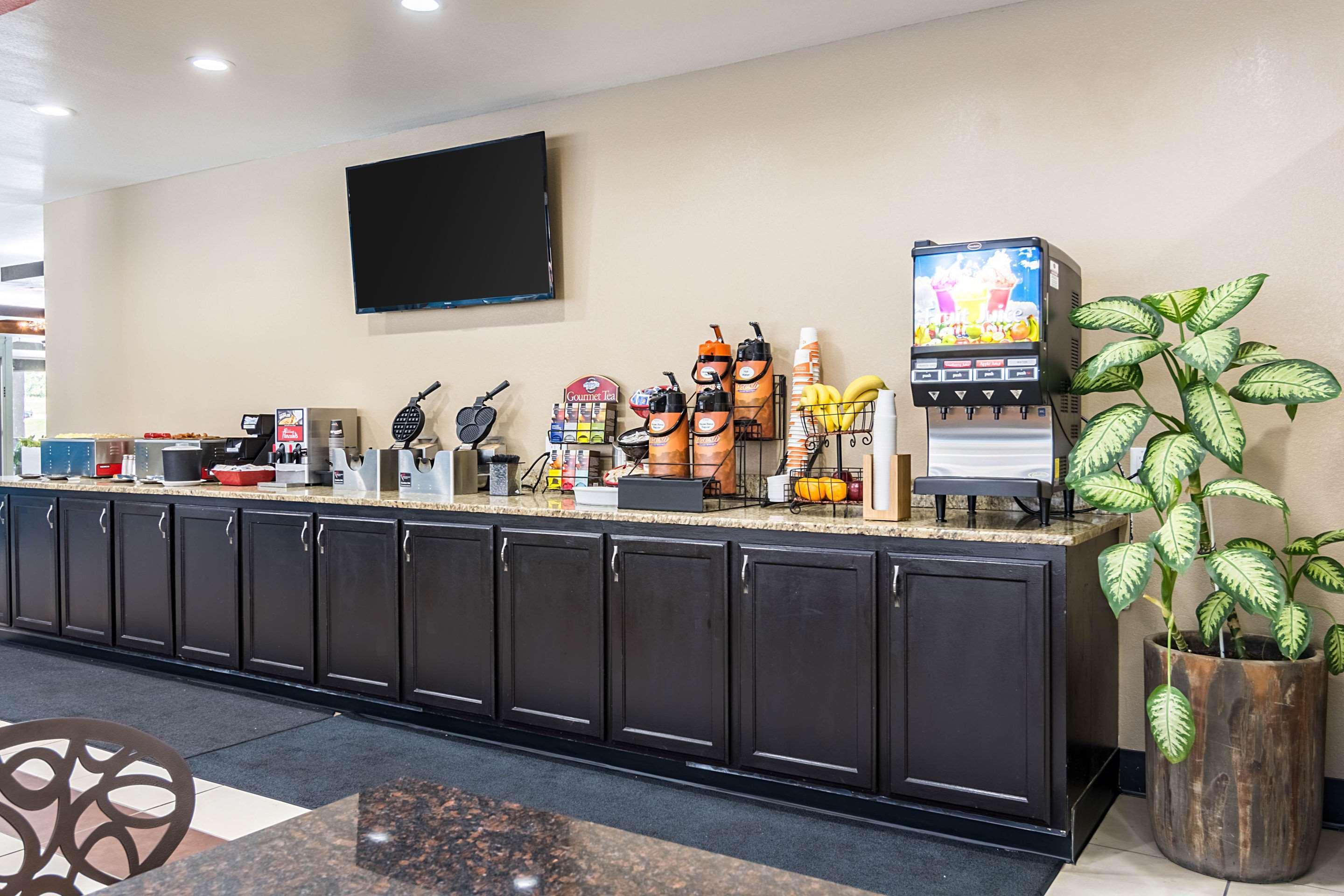 Clarion Inn & Suites Russellville I-40 מראה חיצוני תמונה