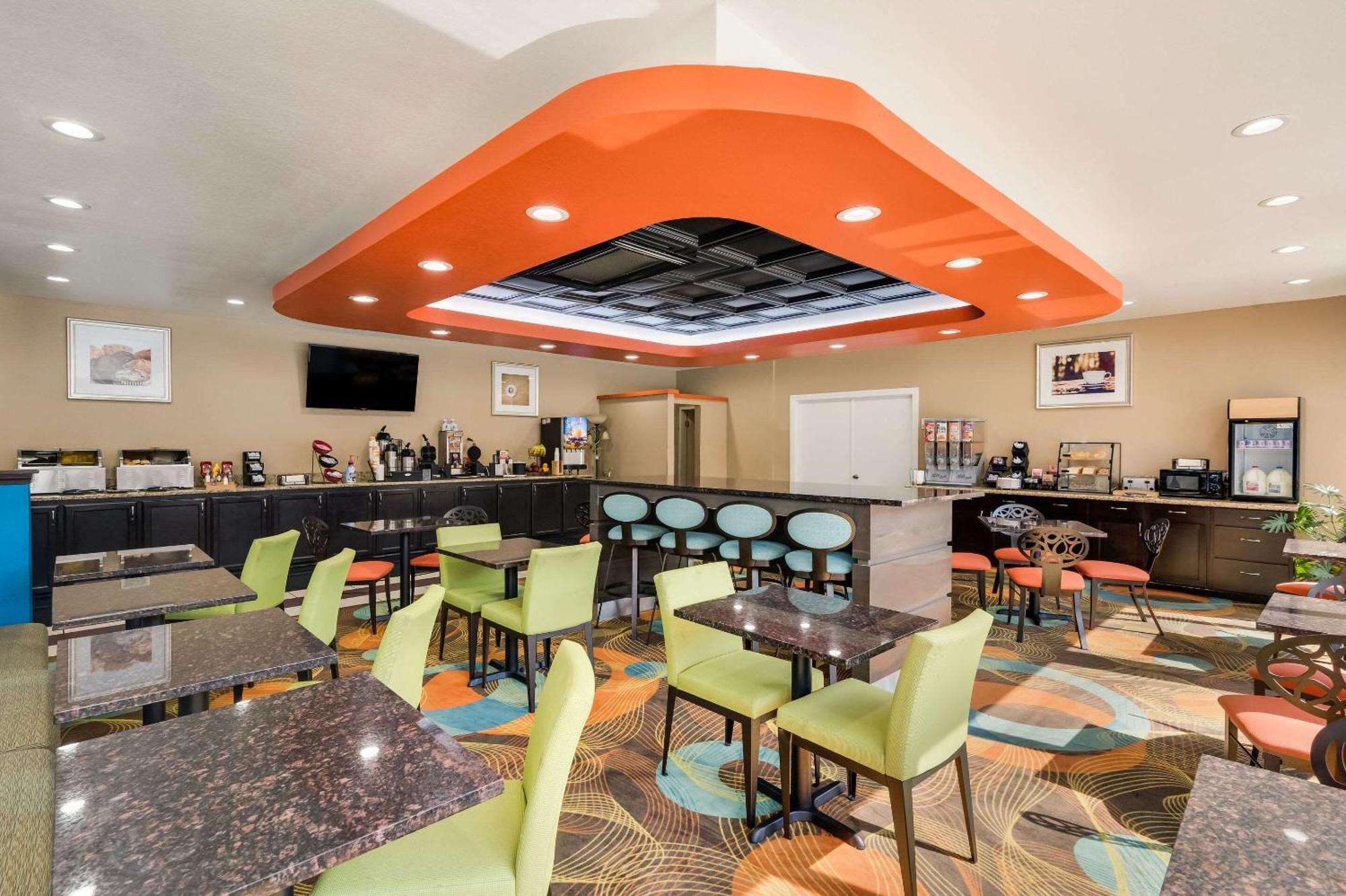 Clarion Inn & Suites Russellville I-40 מראה חיצוני תמונה