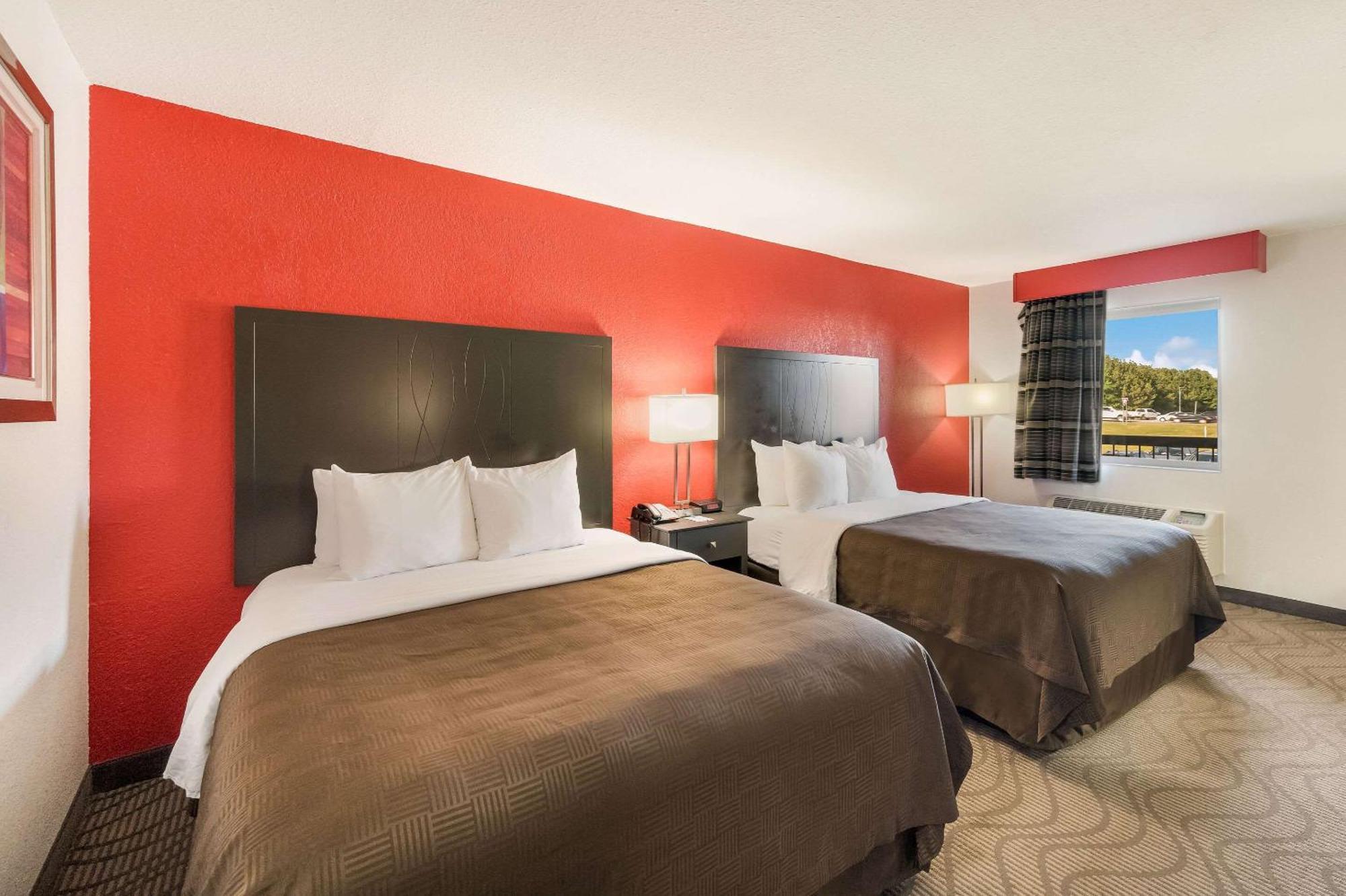 Clarion Inn & Suites Russellville I-40 מראה חיצוני תמונה